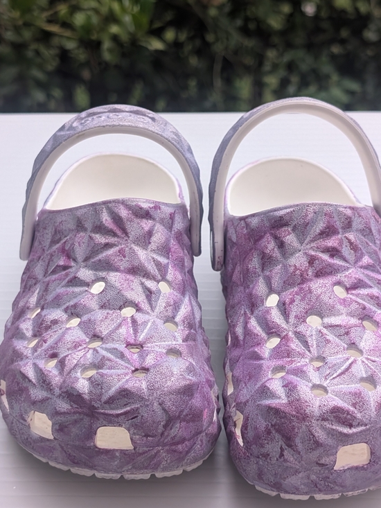CROCS Other - CROCS Kids Glitter Purple Textured Clog Sandals